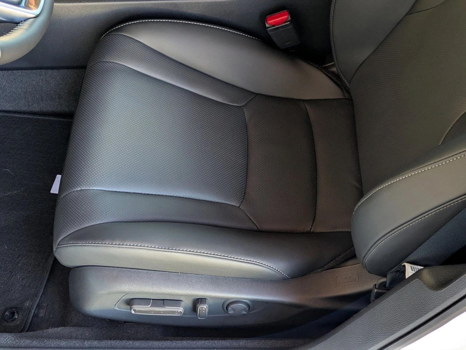 2025 Honda Accord Hybrid Touring photo 4