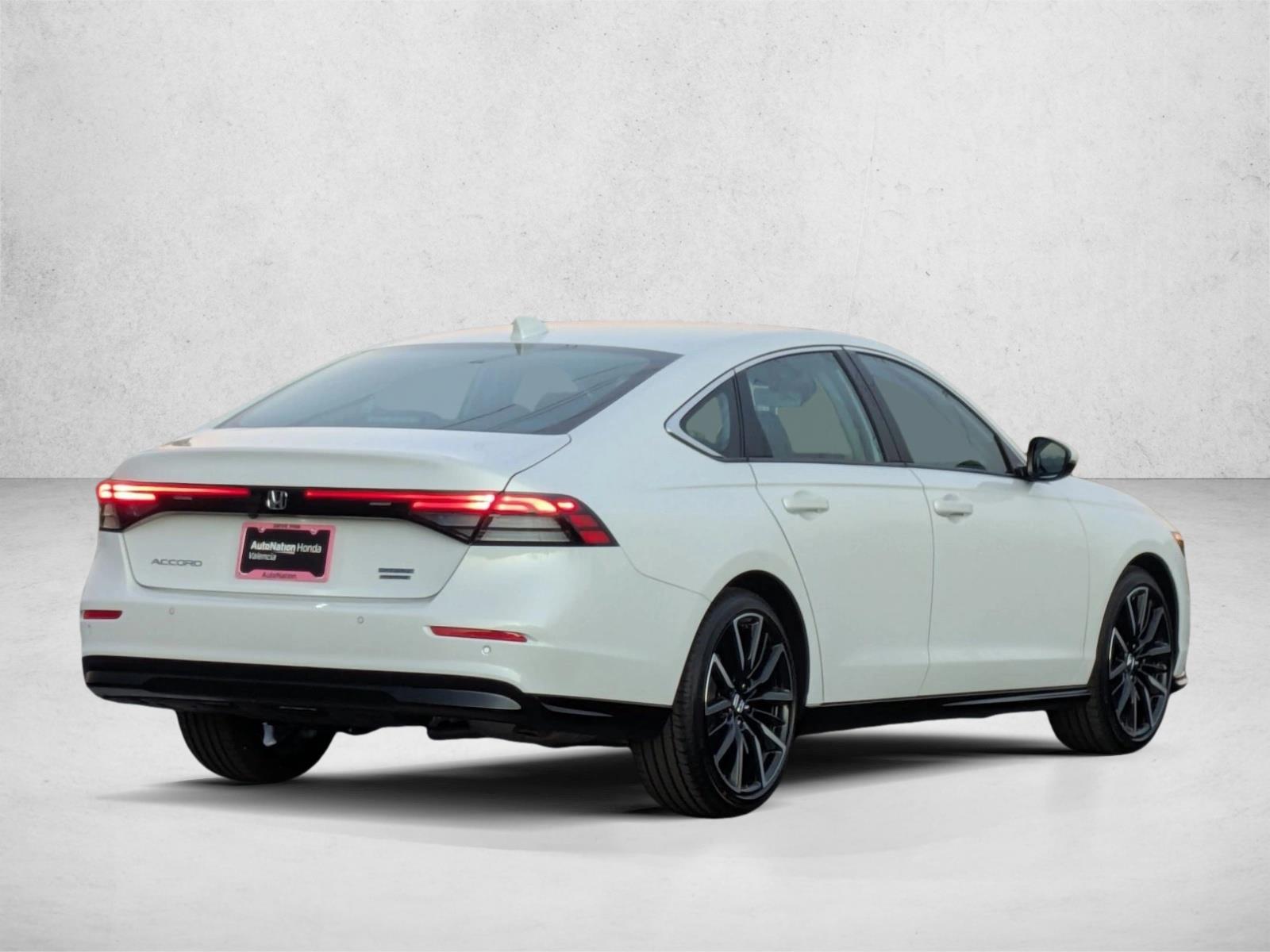 2025 Honda Accord Hybrid Touring photo 2