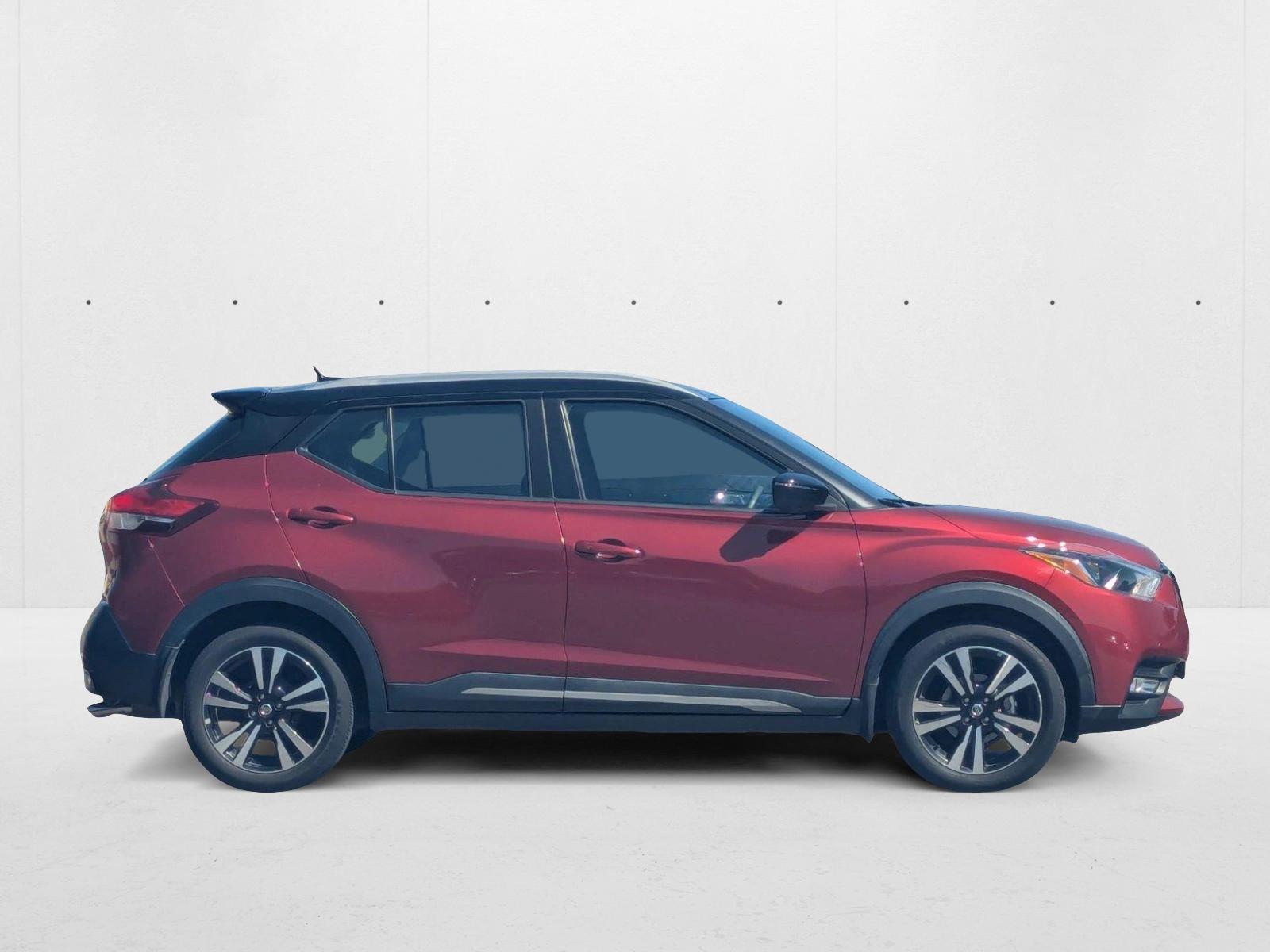 2019 Nissan Kicks SR photo 4