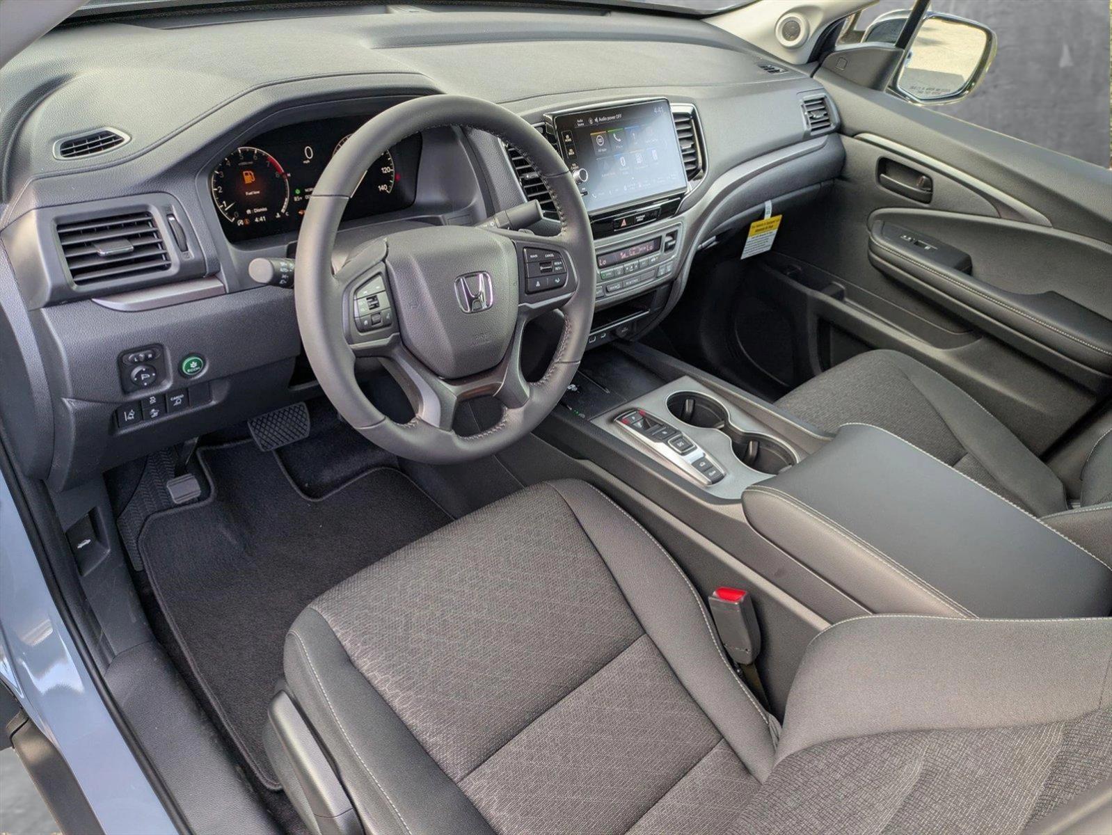 2025 Honda Ridgeline Sport photo 3