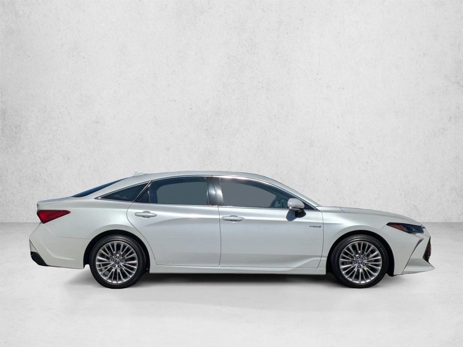2019 Toyota Avalon Hybrid Limited photo 4