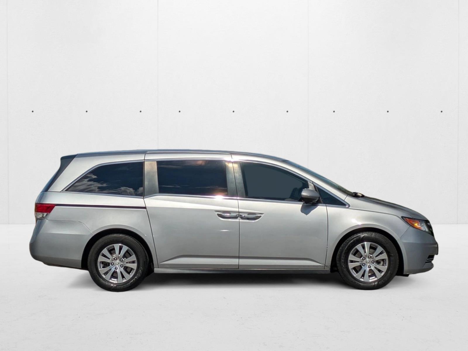 2017 Honda Odyssey EX photo 4