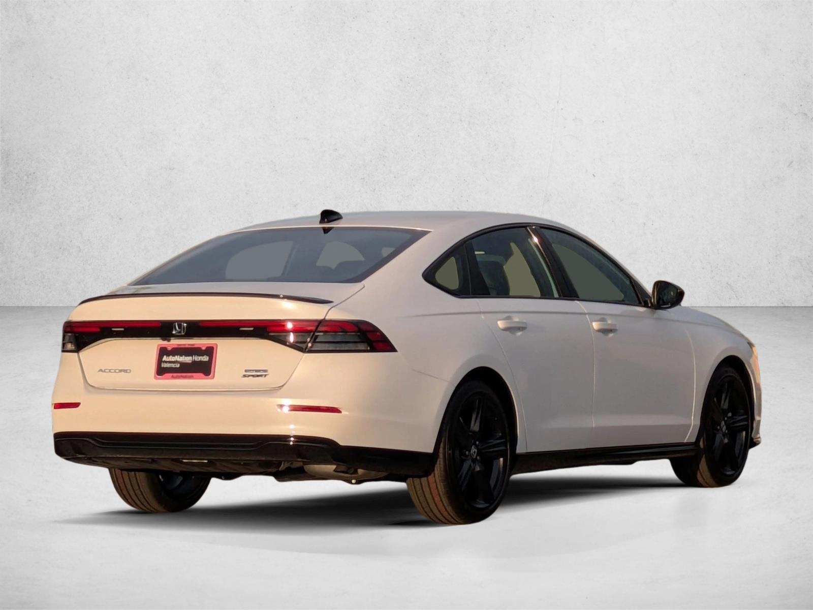 2025 Honda Accord Hybrid Sport-L photo 2