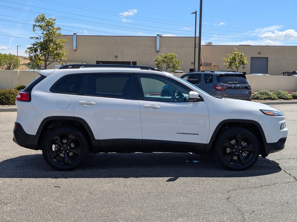 Used 2018 Jeep Cherokee Limited FWD SUV