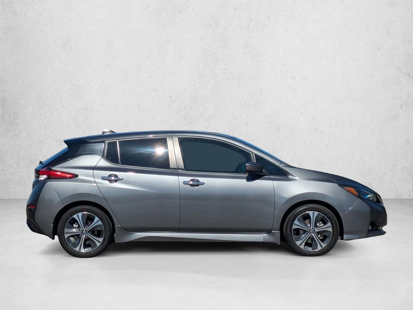 2022 Nissan Leaf SV photo 4