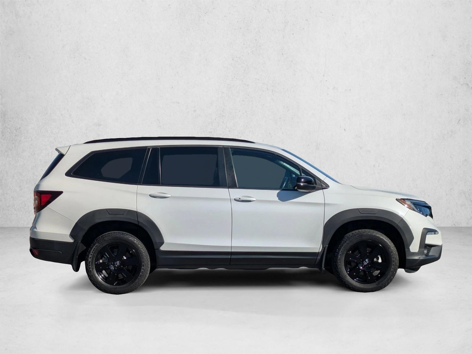 2022 Honda Pilot TrailSport photo 3