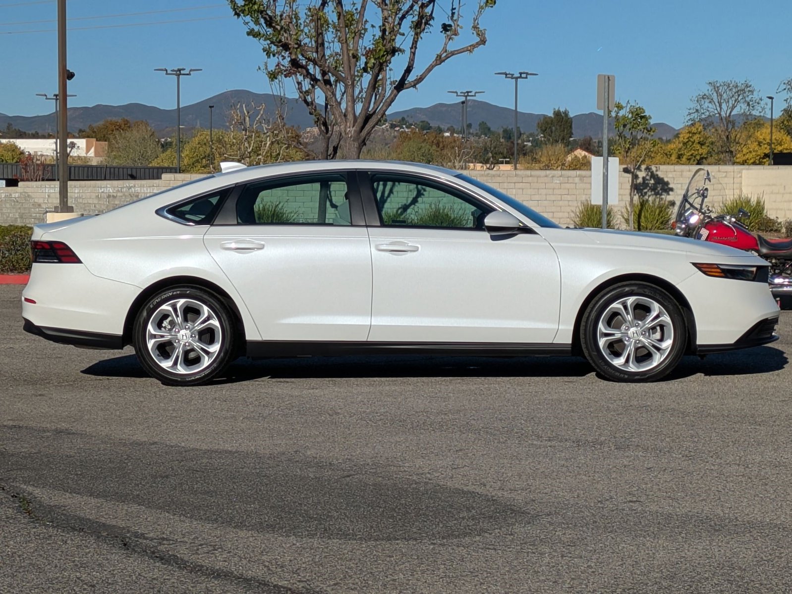 2024 Honda Accord LX photo 4