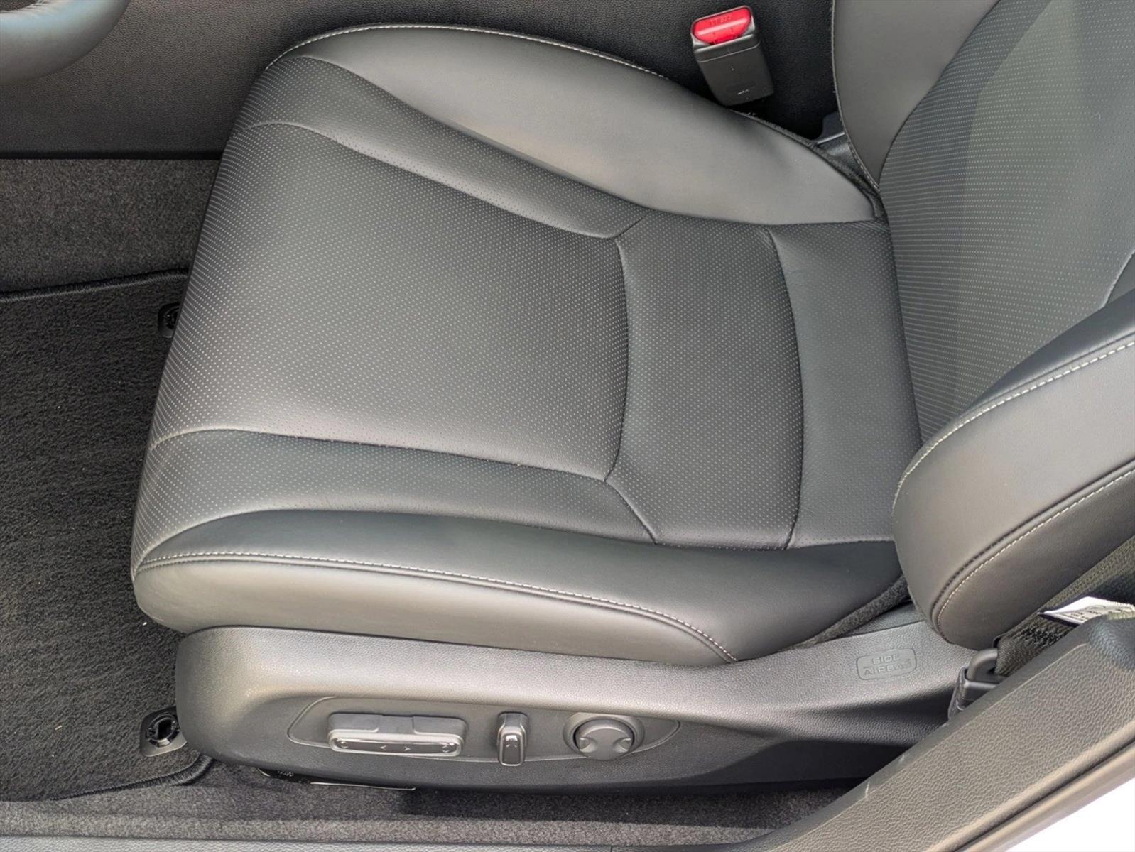 2025 Honda Accord Hybrid Touring photo 4