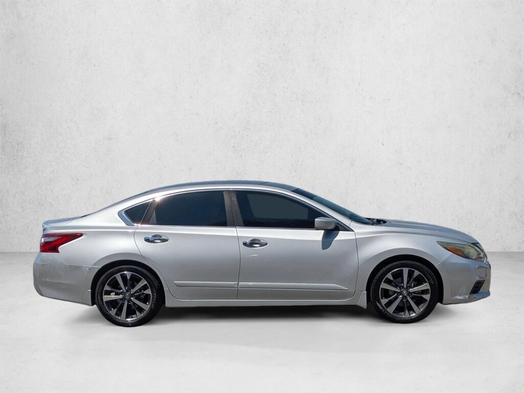 Used 2016 Nissan Altima 2.5 SR Sedan