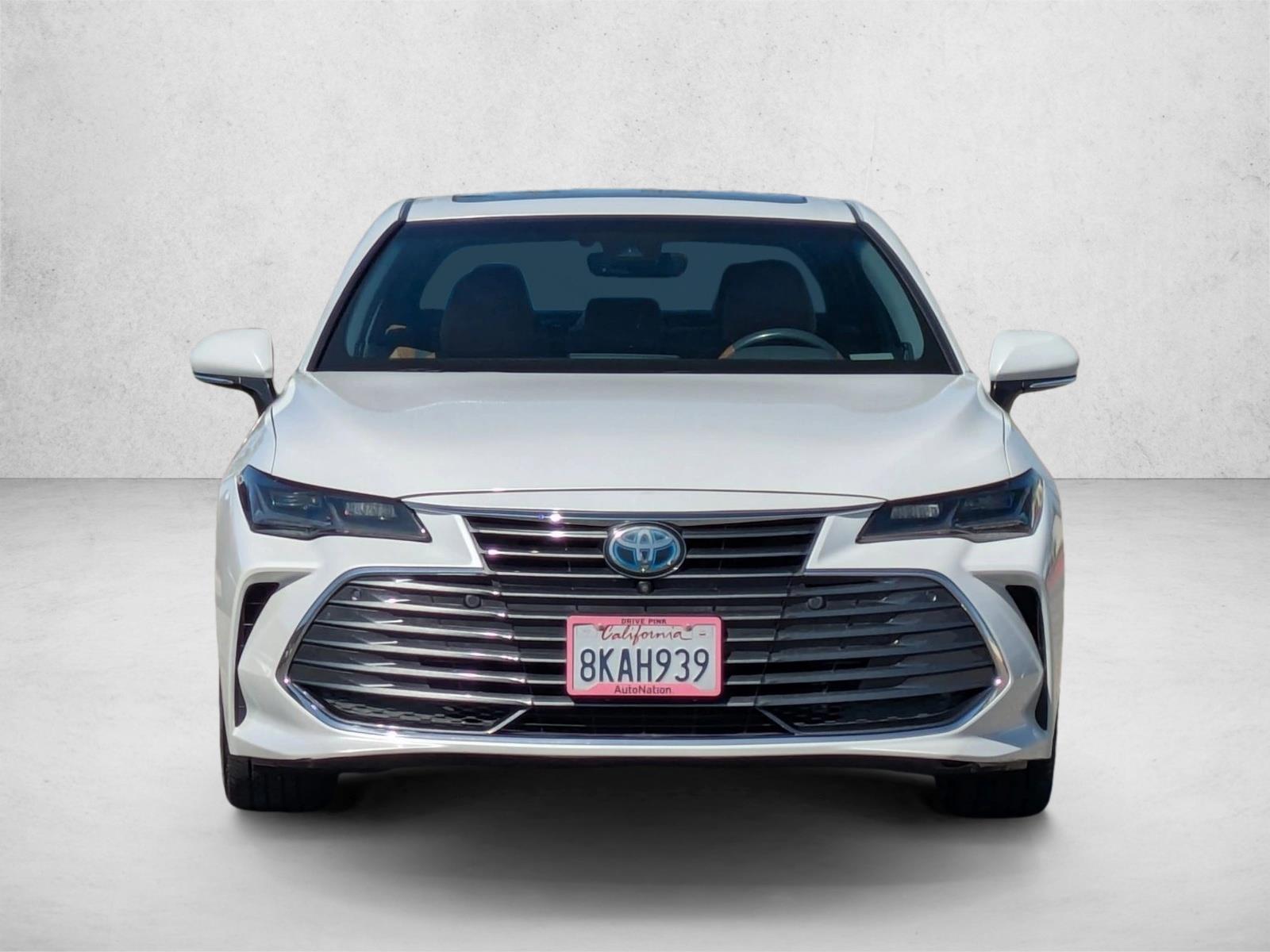 2019 Toyota Avalon Hybrid Limited photo 2