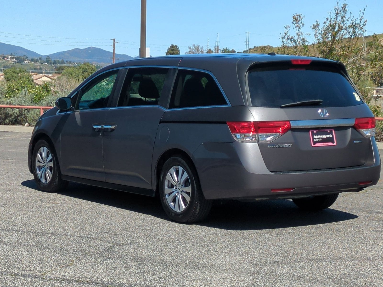 2016 Honda Odyssey SE photo 3