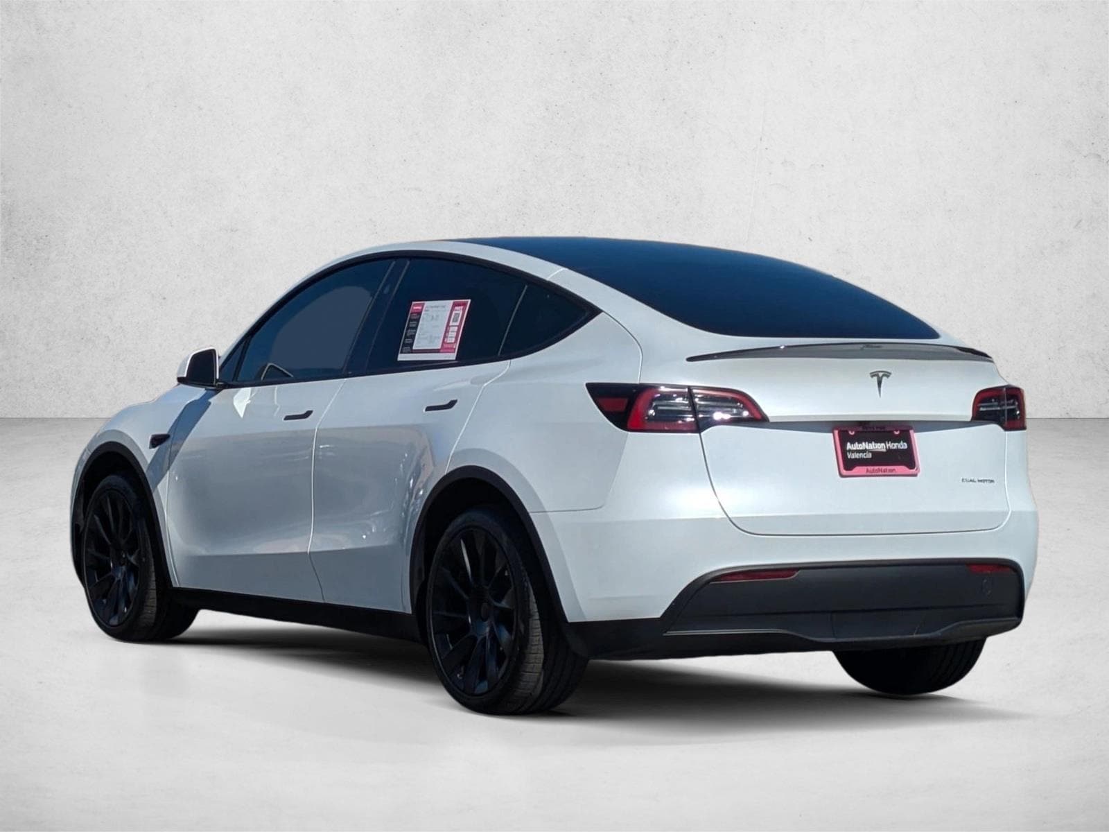 2024 Tesla Model Y Long Range photo 3