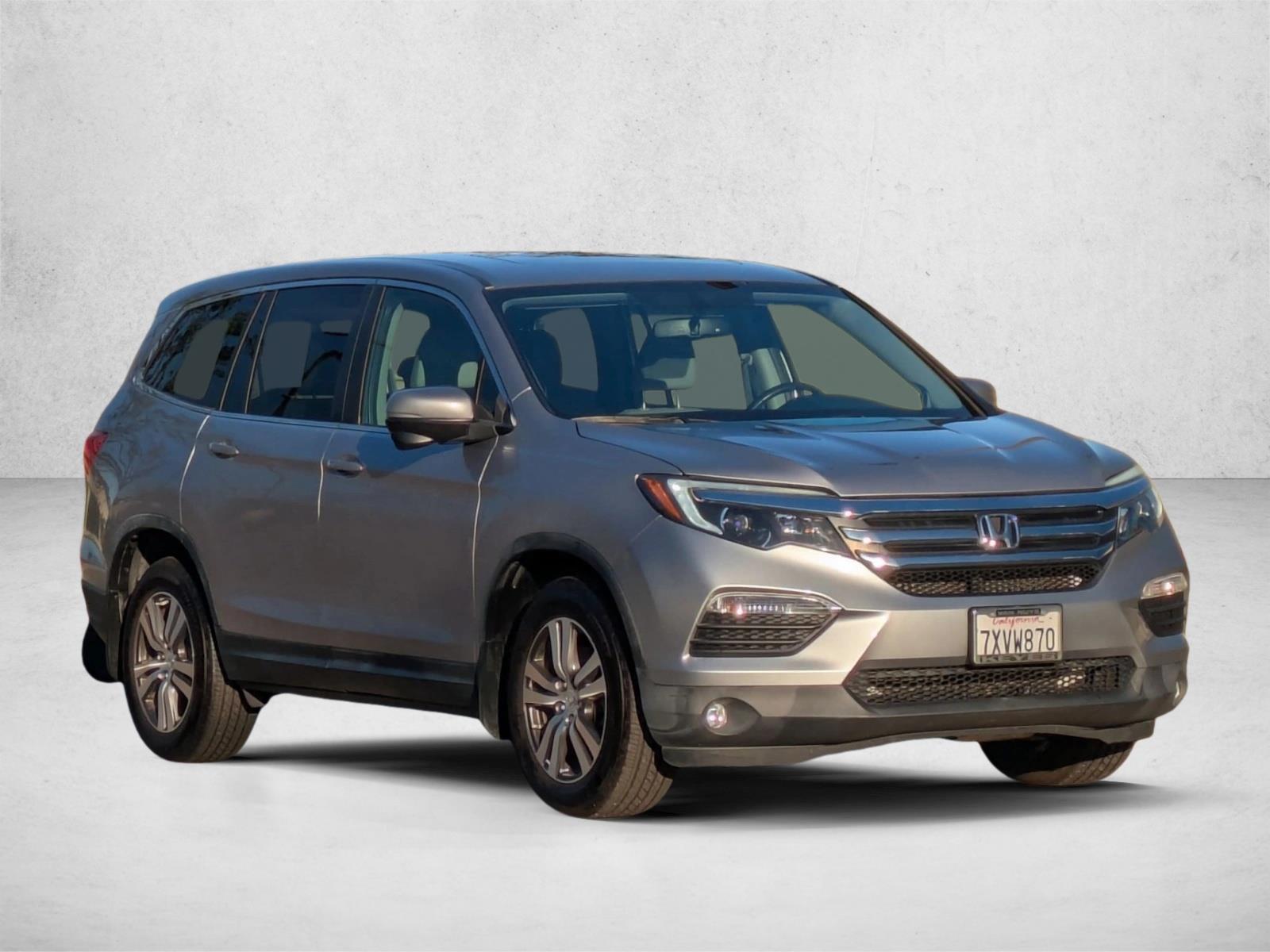 2017 Honda Pilot EX-L photo 3