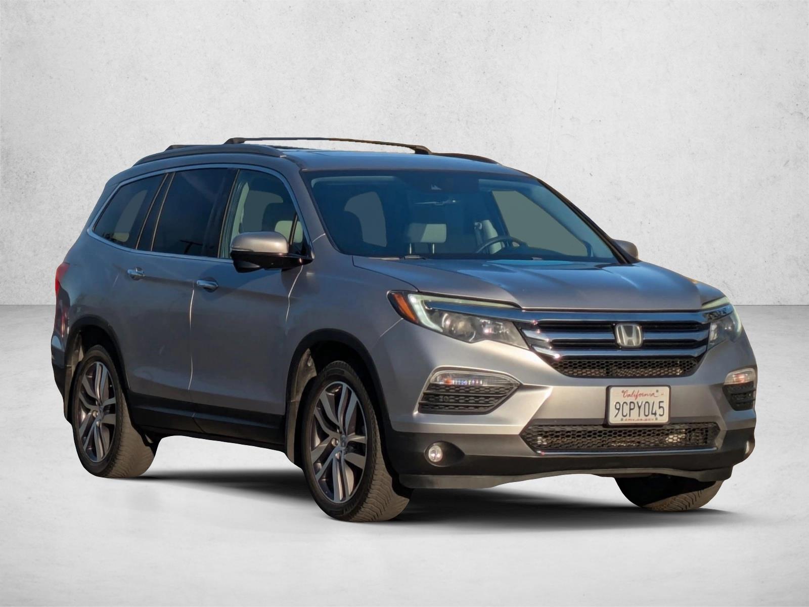 2018 Honda Pilot Touring photo 3