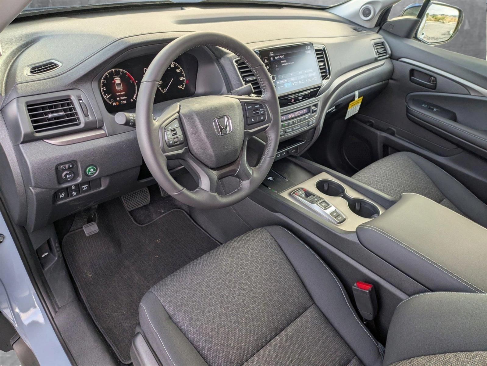 2025 Honda Ridgeline Sport photo 3