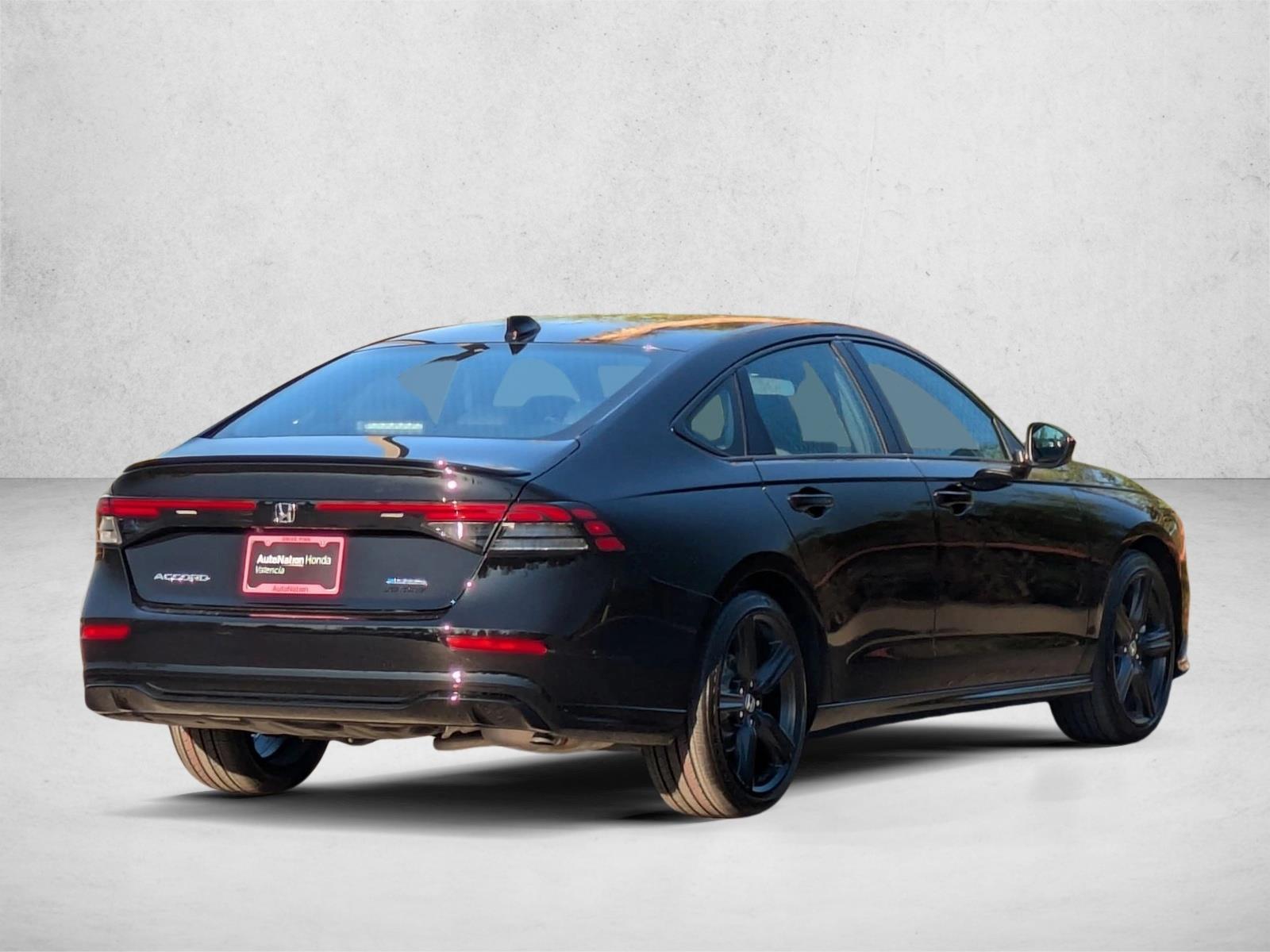 2025 Honda Accord Hybrid Sport-L photo 2