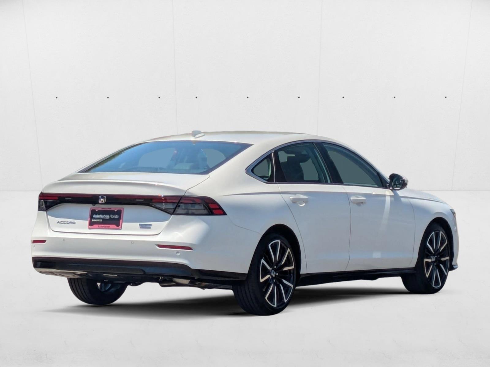 2025 Honda Accord Hybrid Touring photo 2