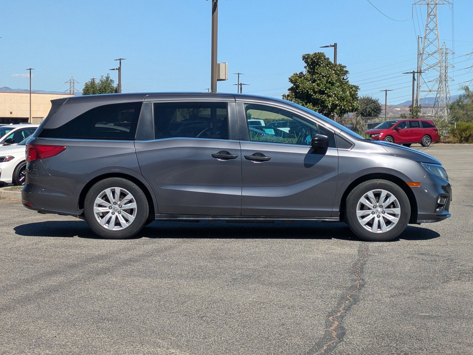 2019 Honda Odyssey LX photo 3