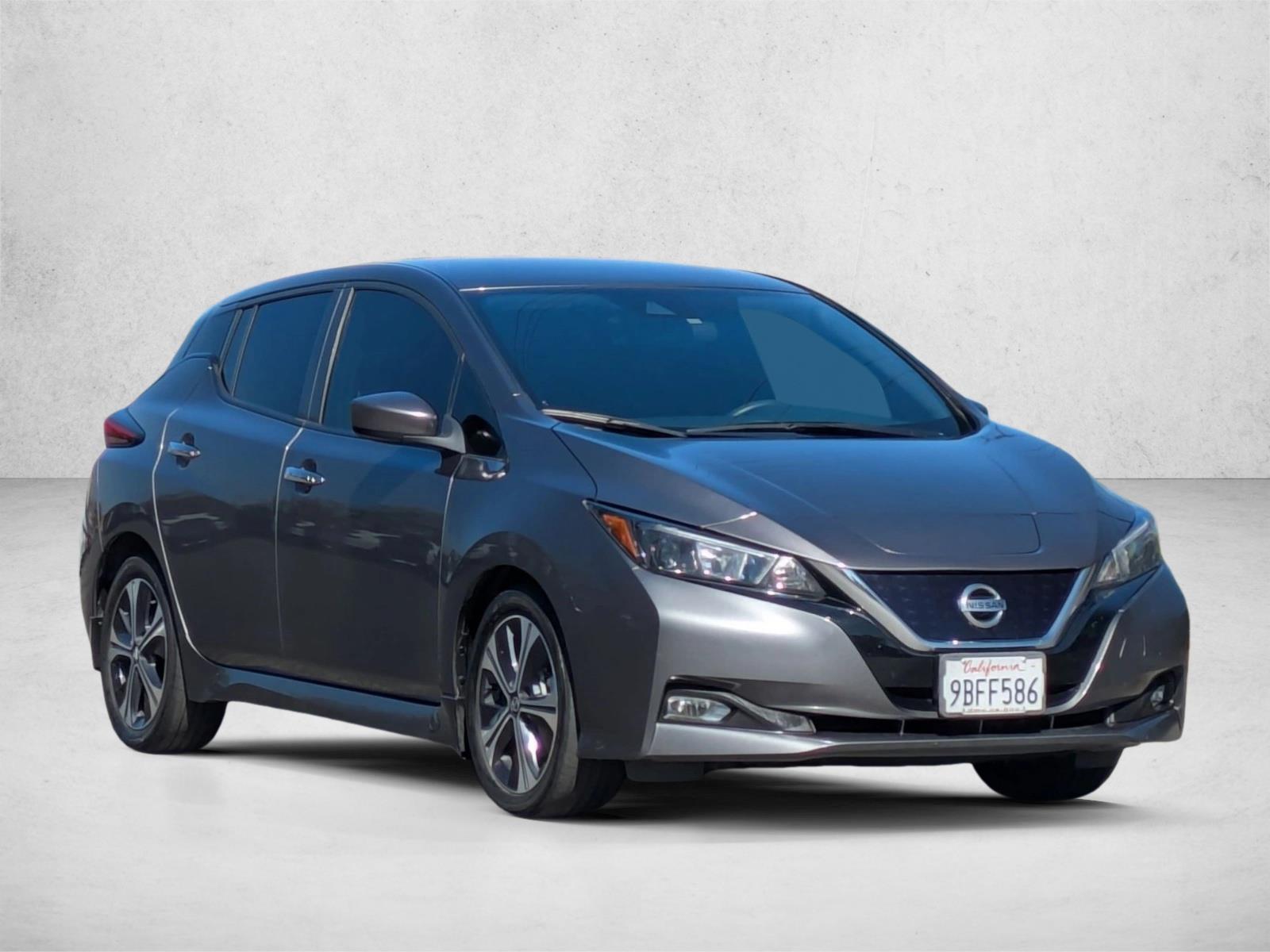 2022 Nissan Leaf SV photo 3