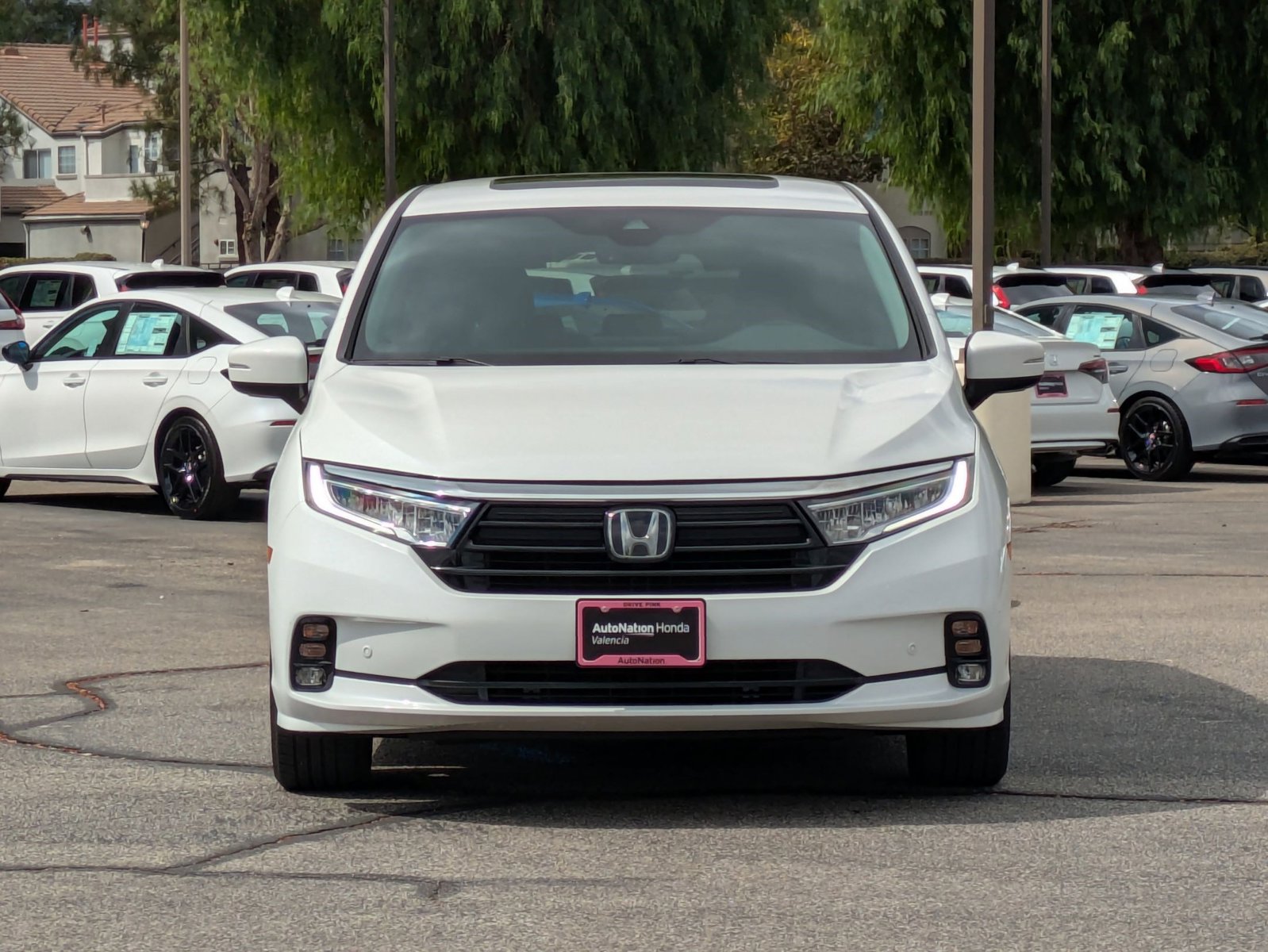 2022 Honda Odyssey Touring photo 2