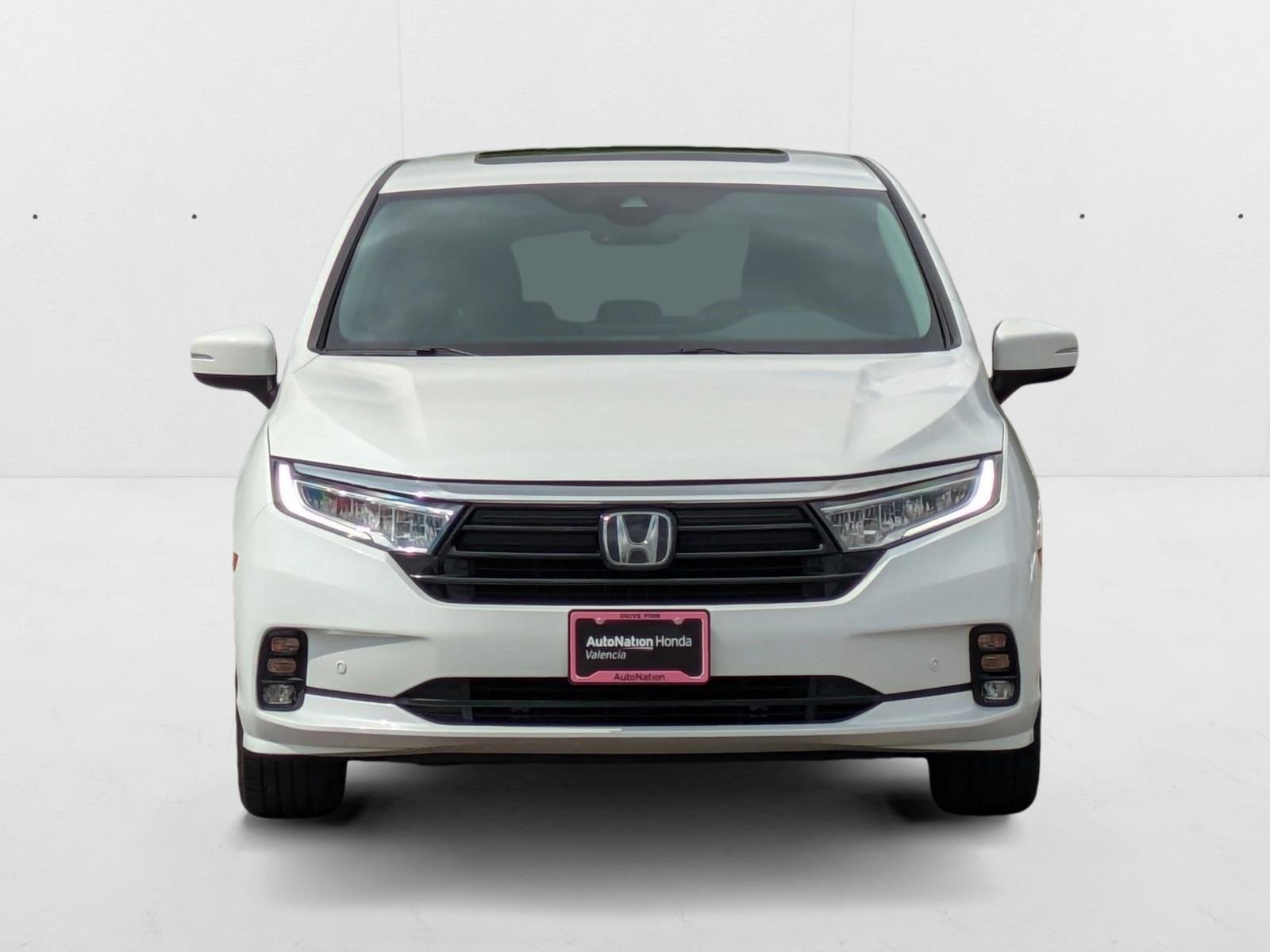 2022 Honda Odyssey Touring photo 2