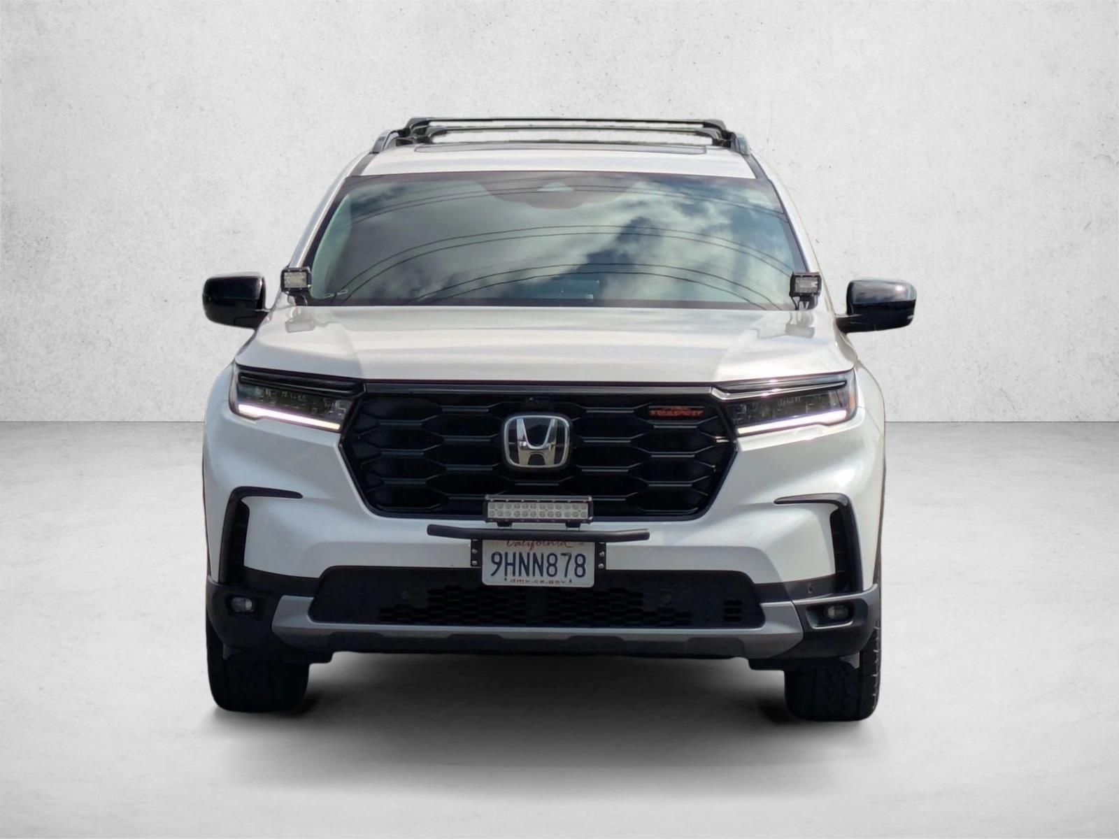 2023 Honda Pilot TrailSport photo 2