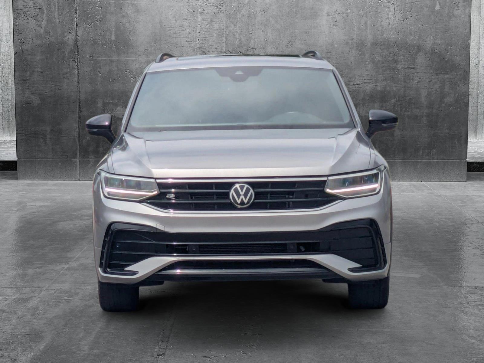 2022 Volkswagen Tiguan SE R-Line Black photo 2