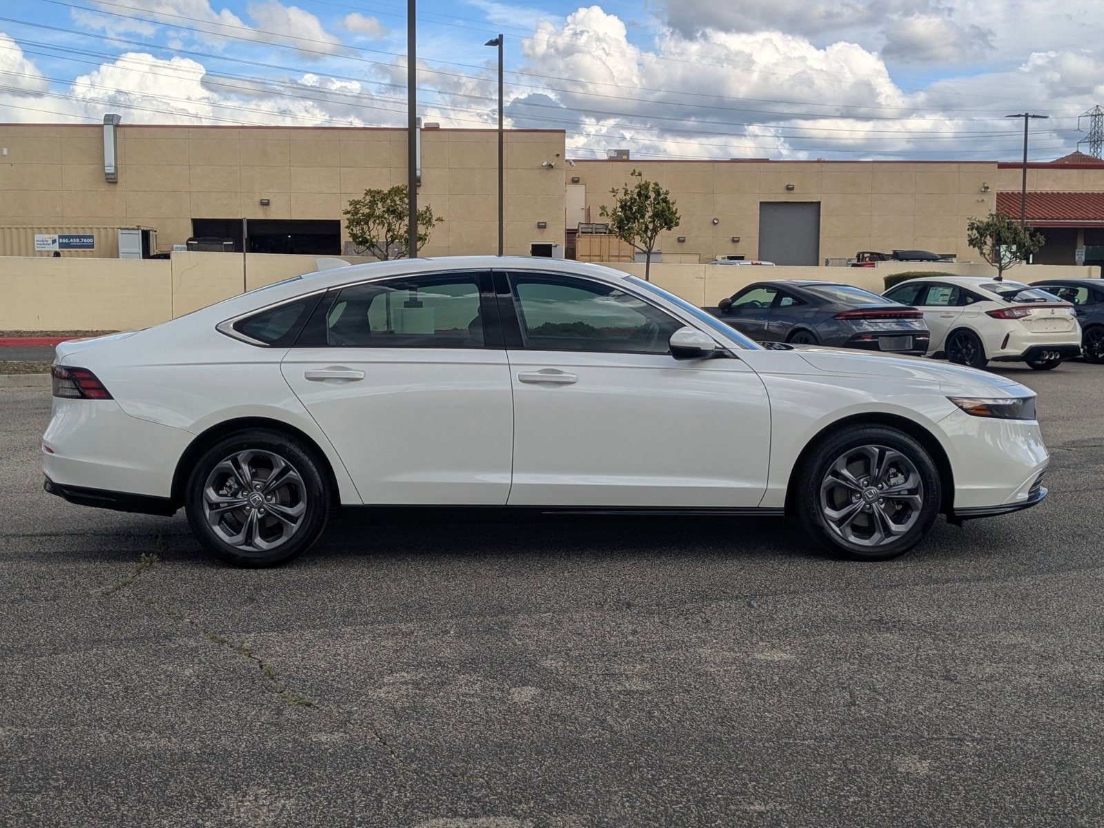 2024 Honda Accord Hybrid EX-L photo 4