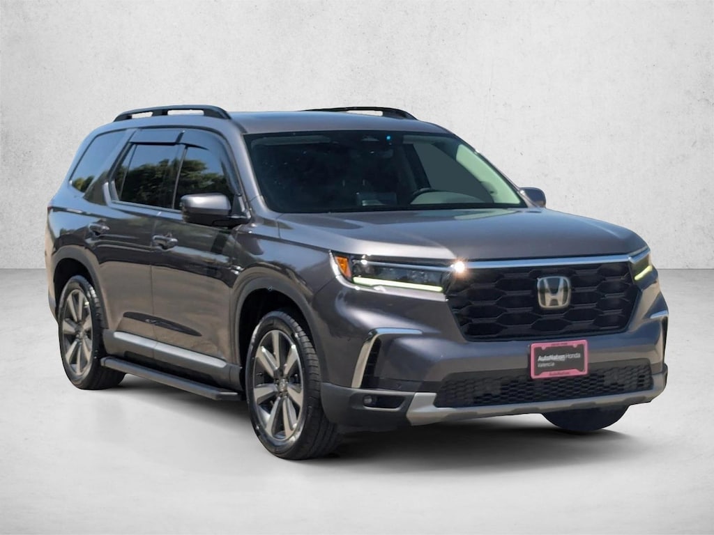 Used 2025 Honda Pilot Touring SUV