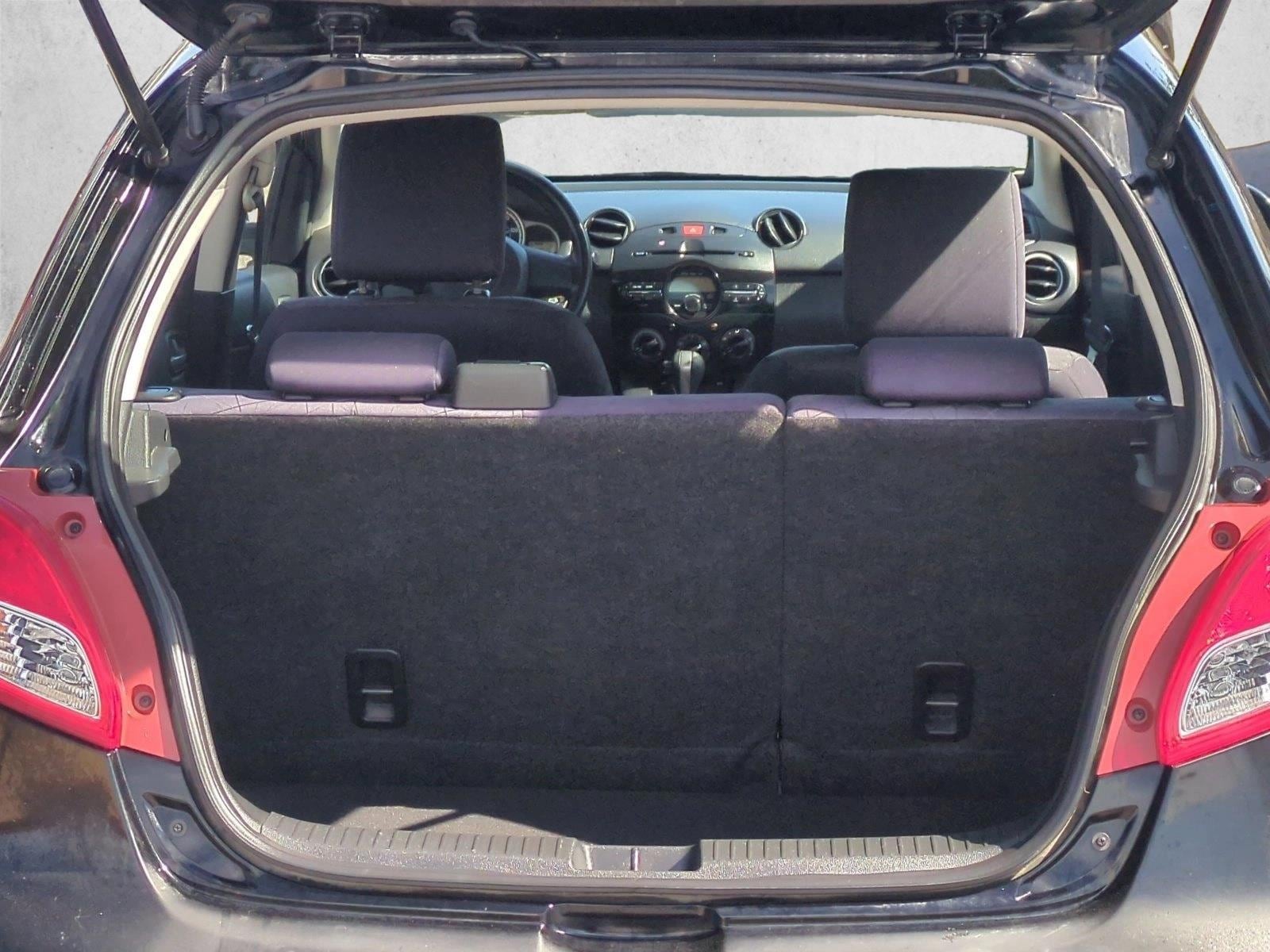 2013 Mazda Mazda2 Sport photo 6