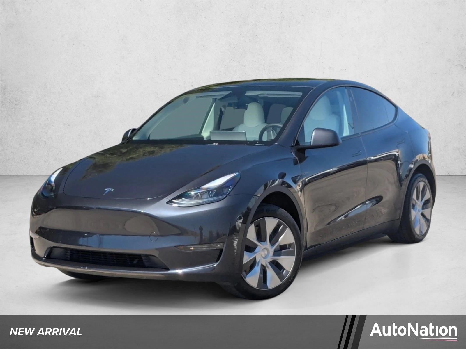 2024 Tesla Model Y Long Range Rear Wheel Drive's photo