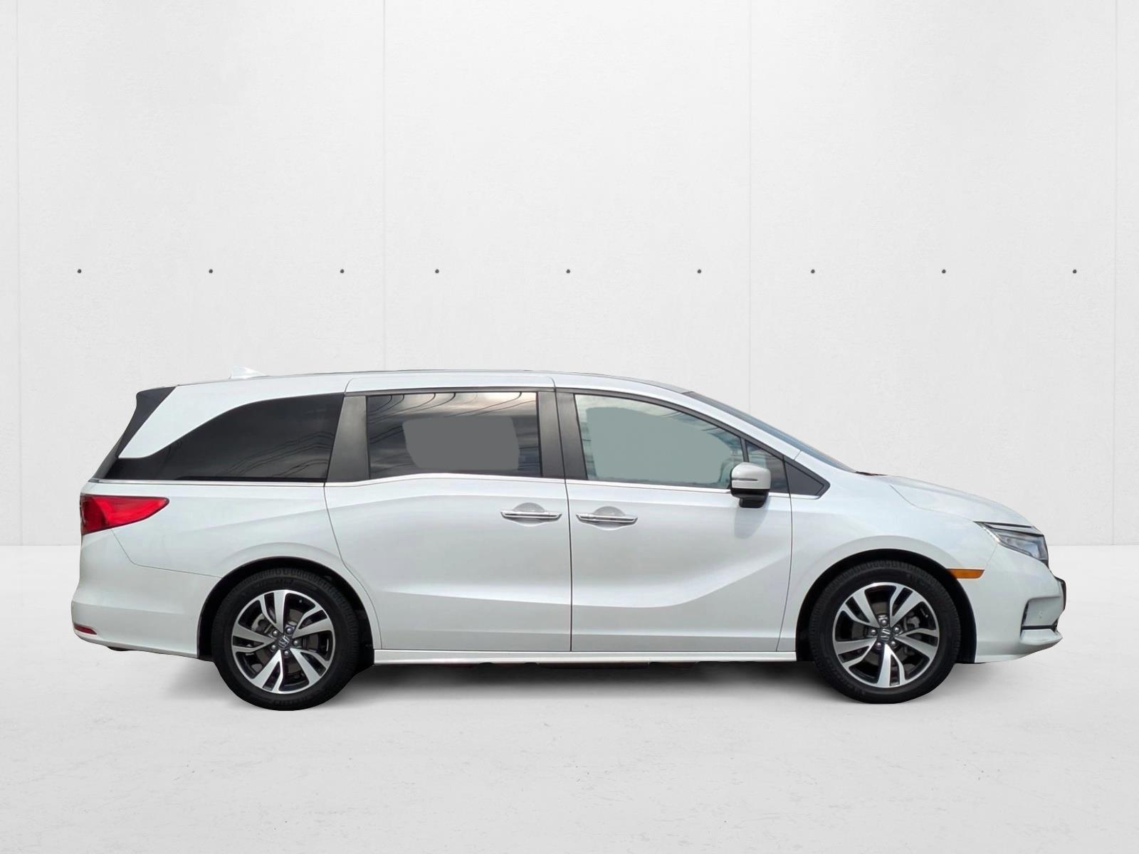 2022 Honda Odyssey Touring photo 4