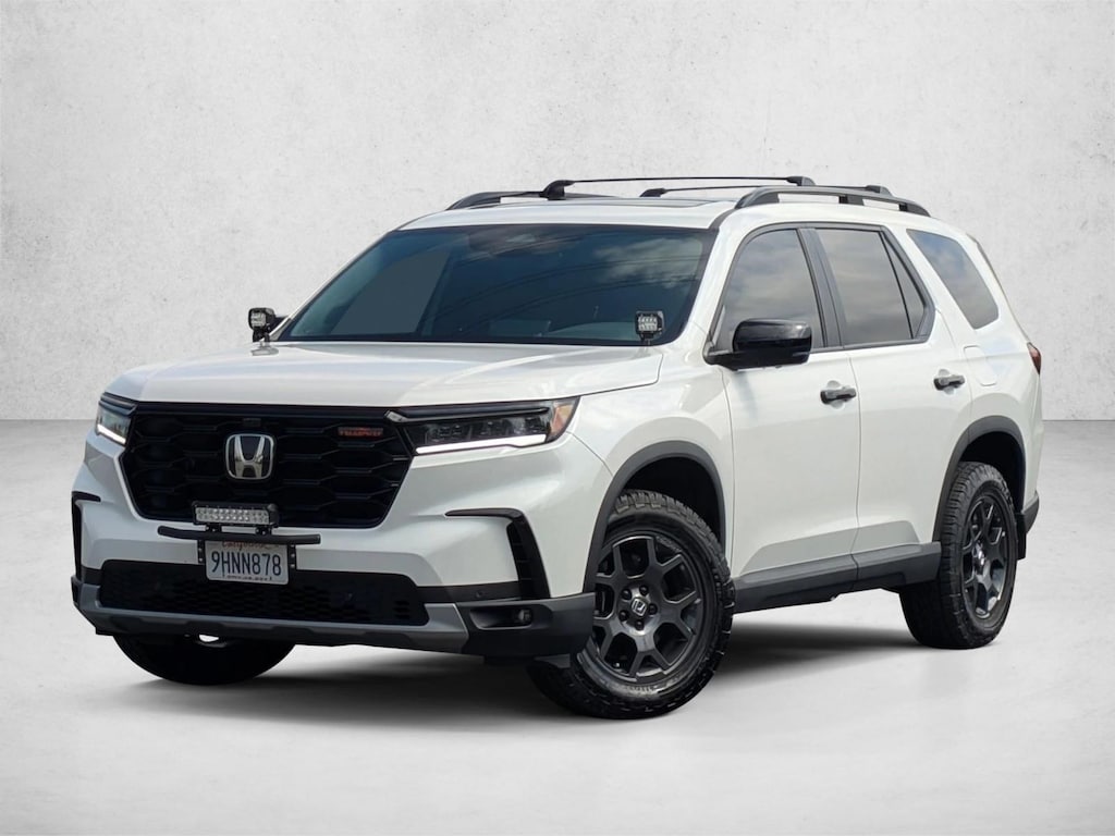 Used 2023 Honda Pilot TrailSport SUV