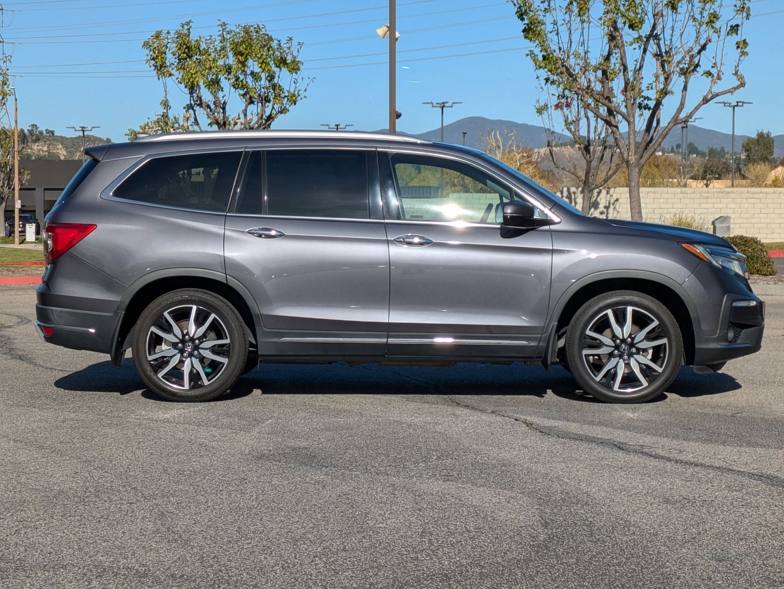 2022 Honda Pilot Touring photo 3