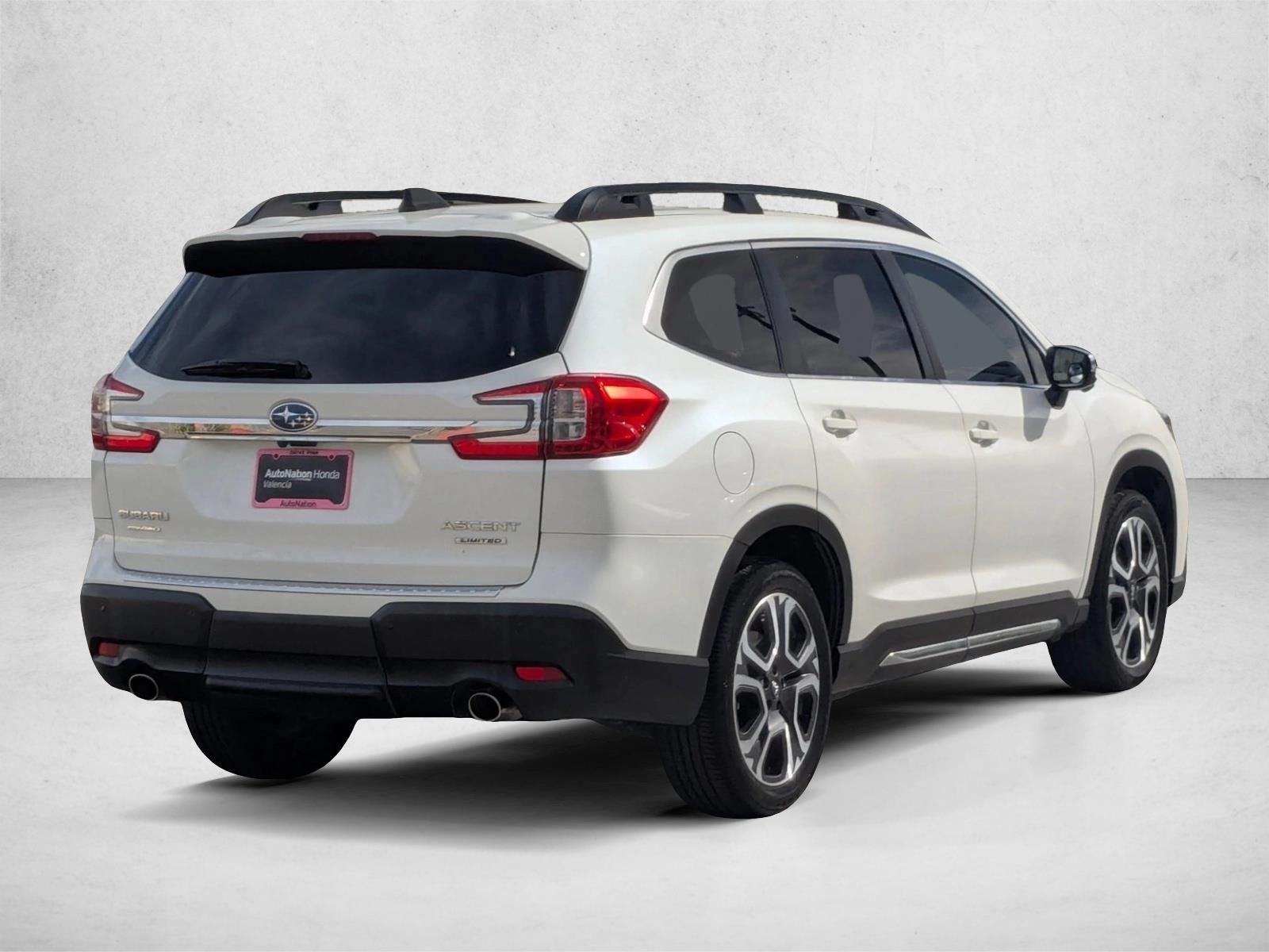 2023 Subaru Ascent Limited 7-Passenger photo 5