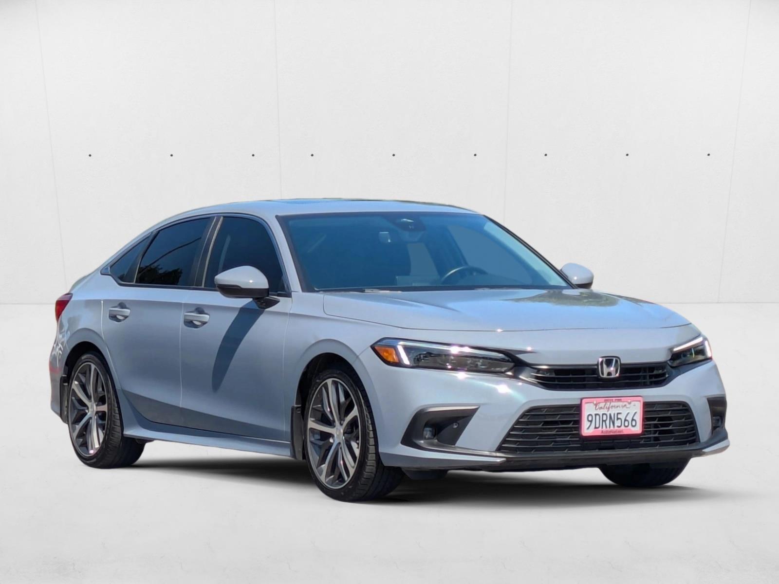 2022 Honda Civic Touring photo 3
