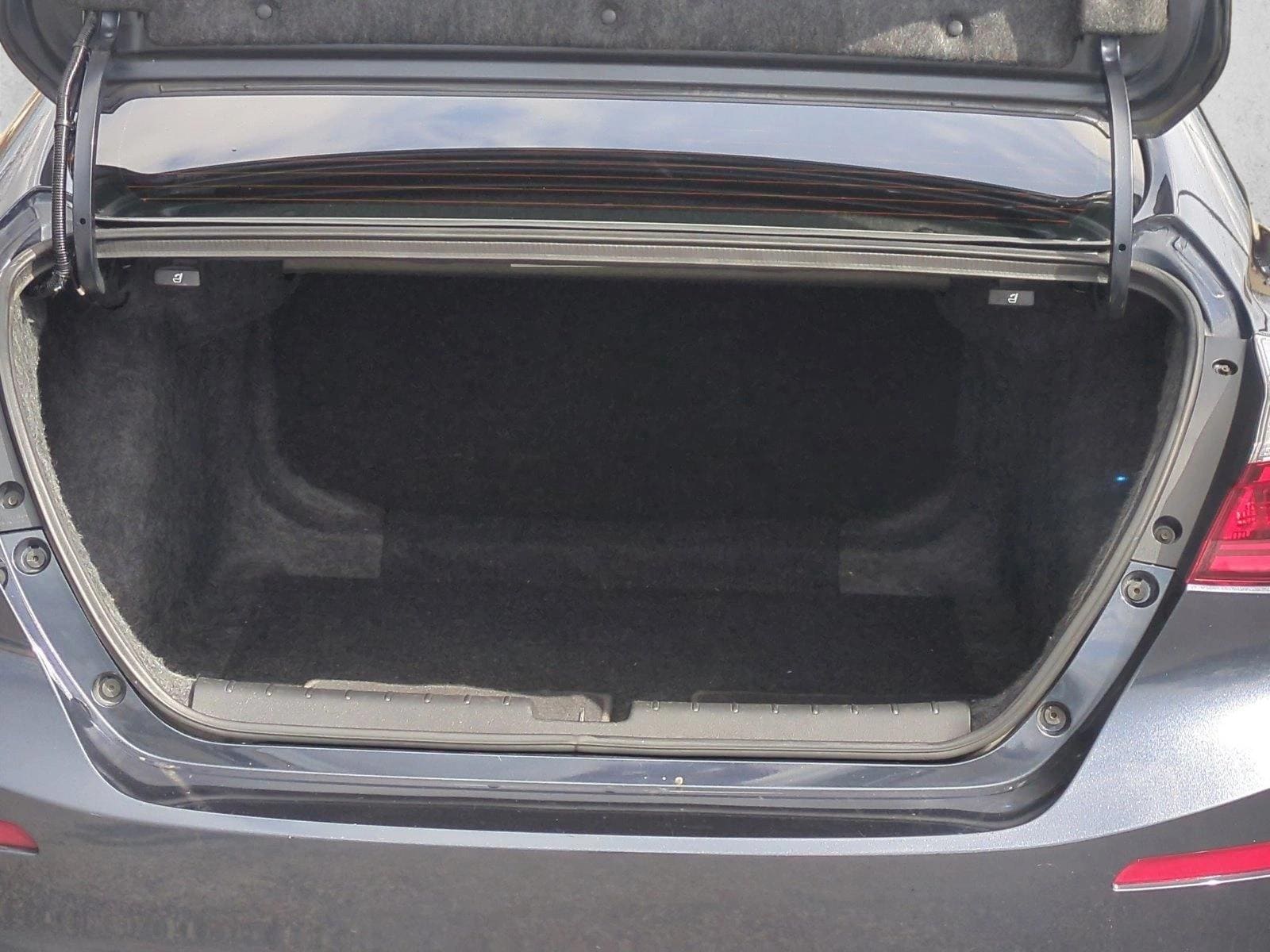 2019 Honda Insight Touring photo 5