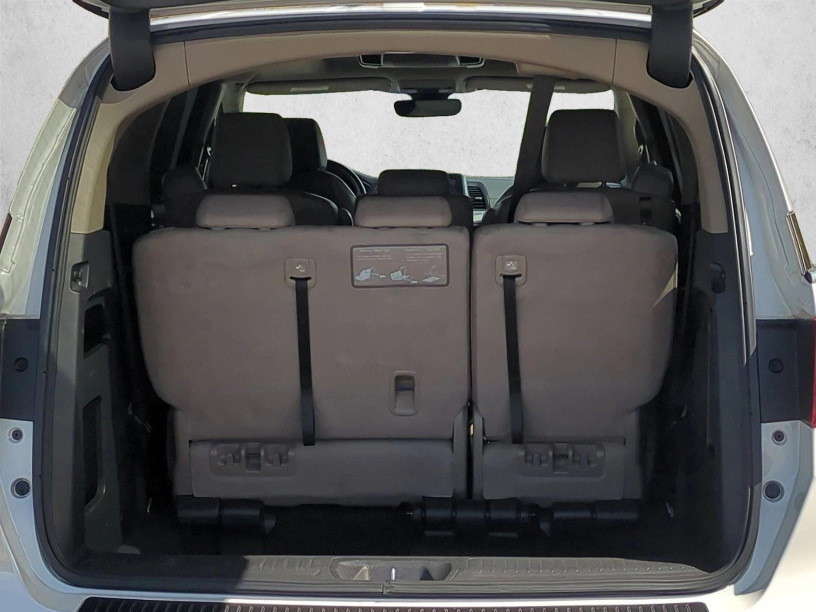 2023 Honda Odyssey Touring photo 5