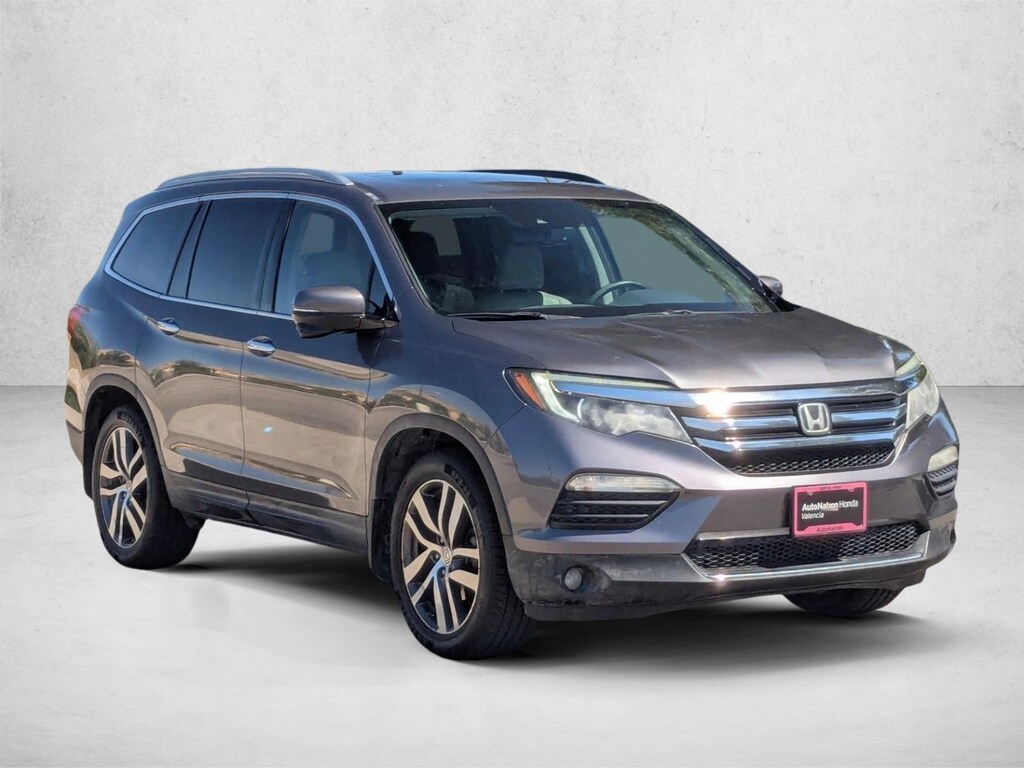 Used 2017 Honda Pilot Touring AWD SUV