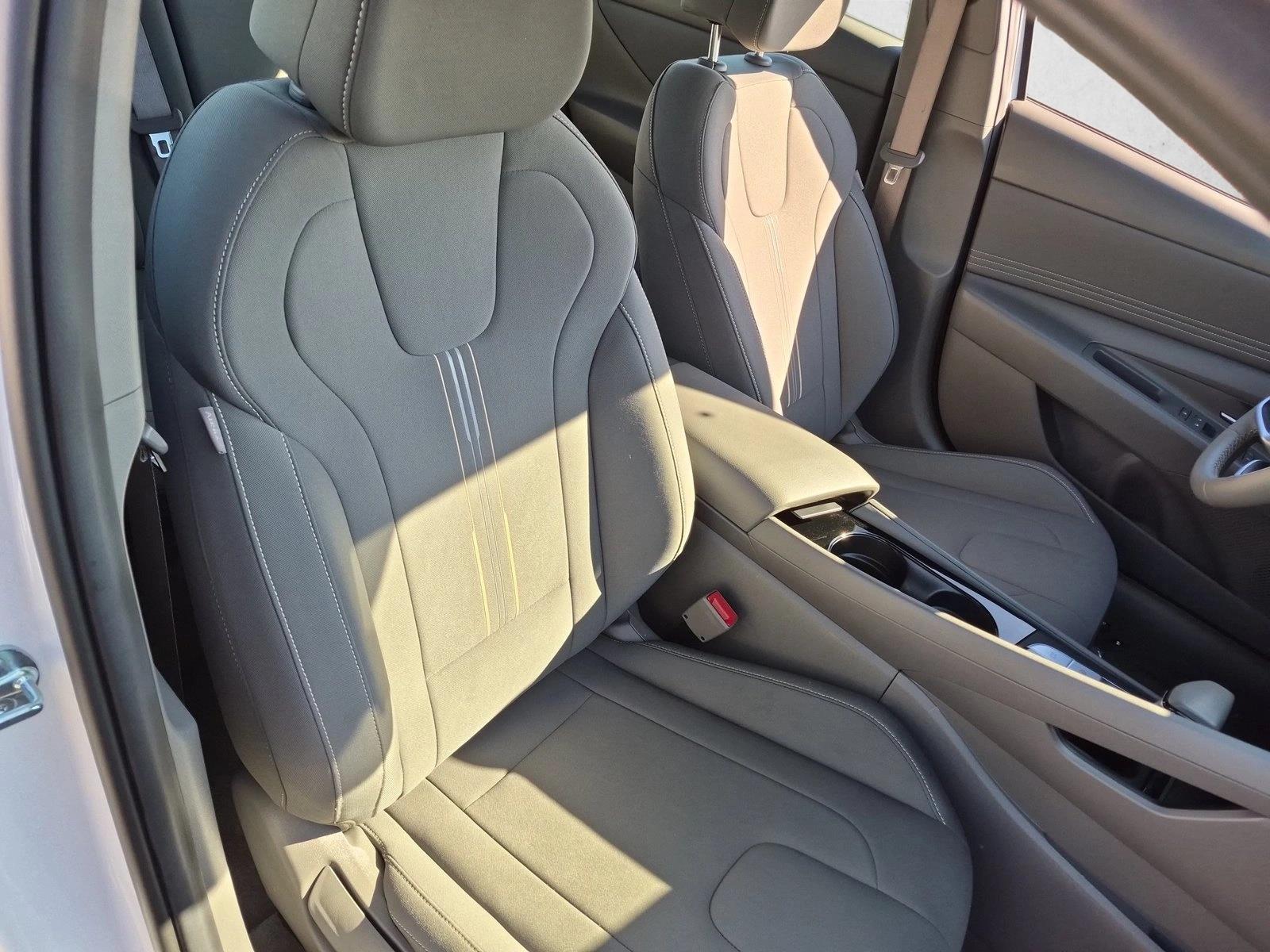 2026 Hyundai Elantra SEL - Photo 19