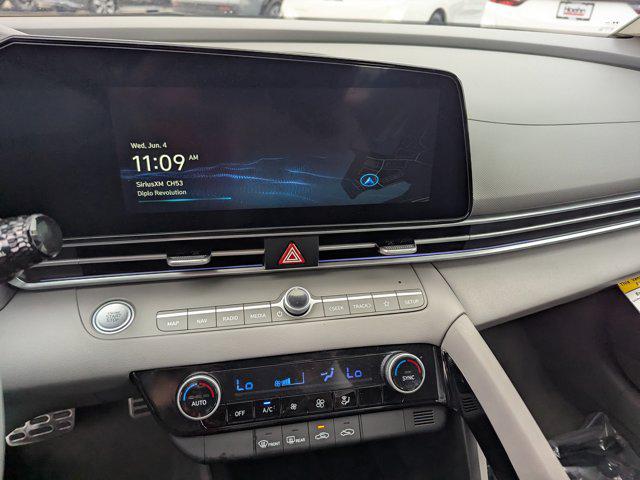 2025 Hyundai Elantra Blue - Photo 11