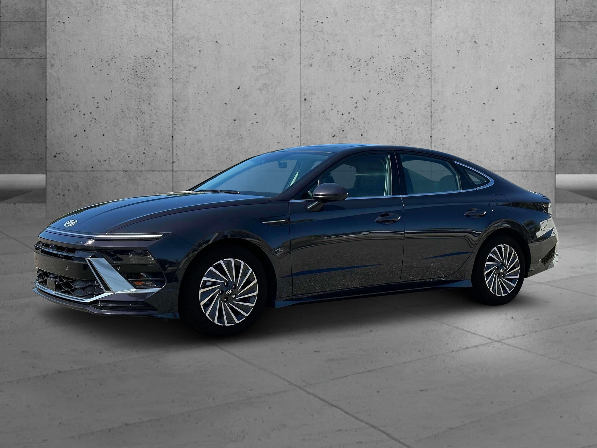 2025 Hyundai Sonata Hybrid Limited photo 2