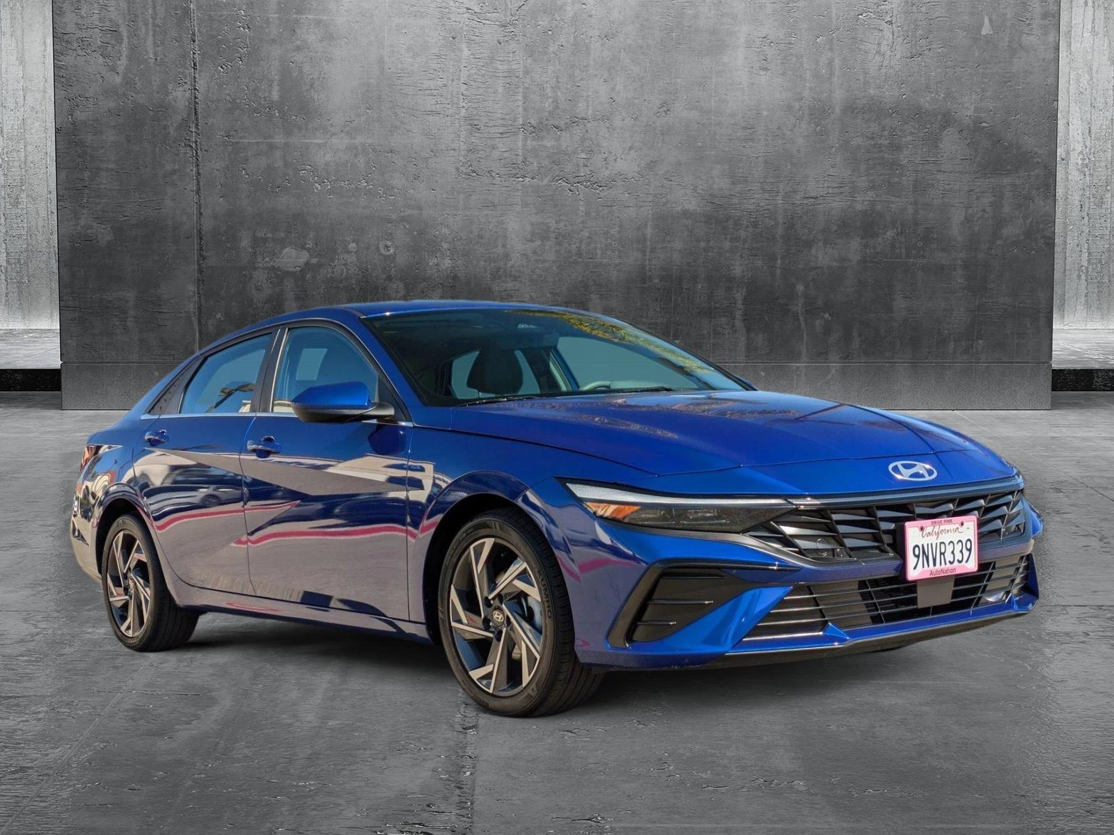 2024 Hyundai Elantra SEL Convenience photo 3