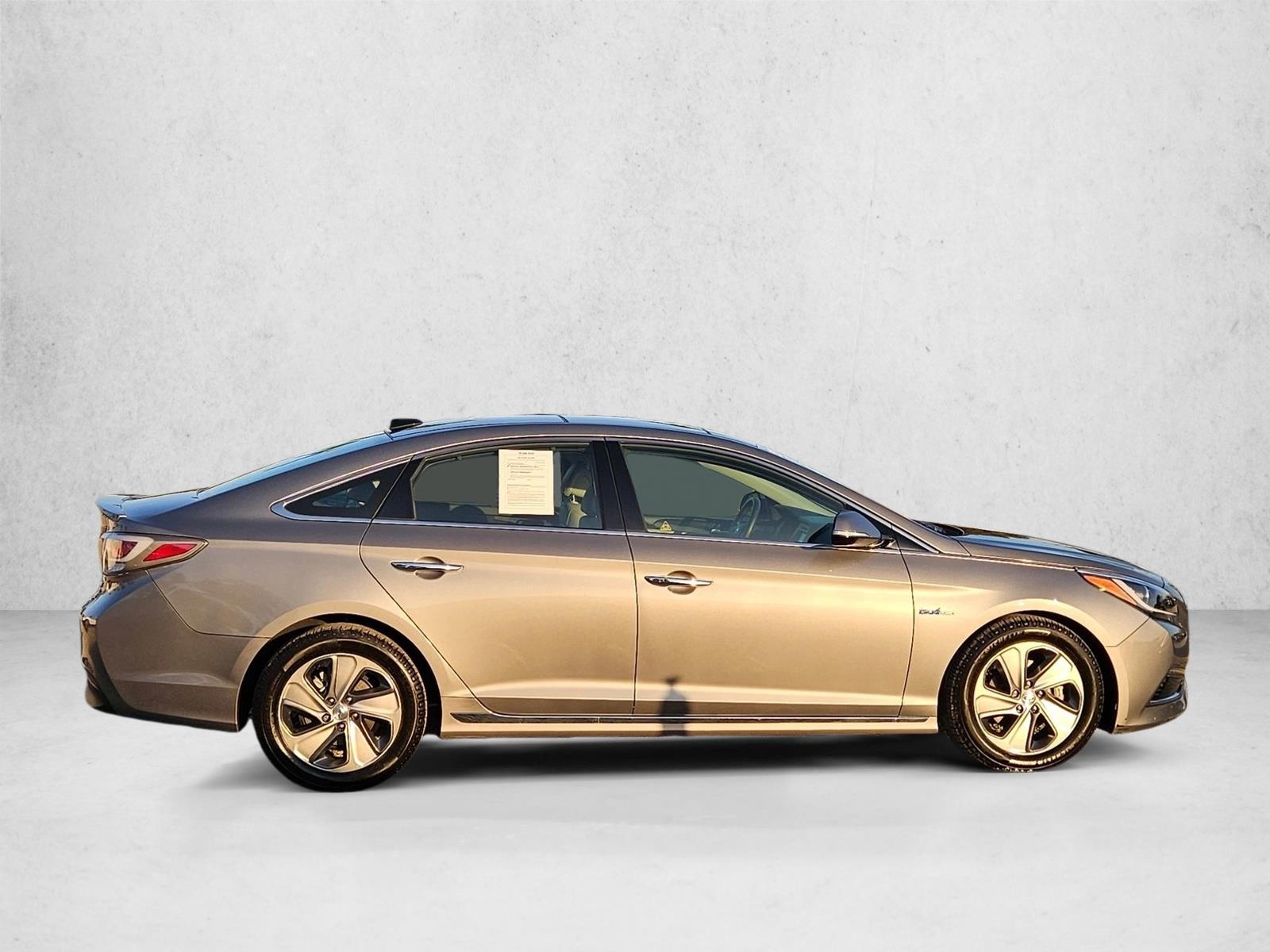2017 Hyundai Sonata Hybrid Limited photo 4