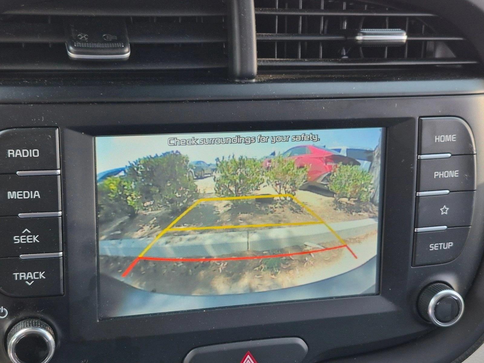 2020 Kia Soul LX - Photo 12