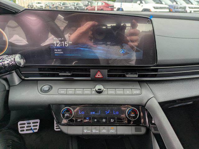 2025 Hyundai Elantra Blue - Photo 11