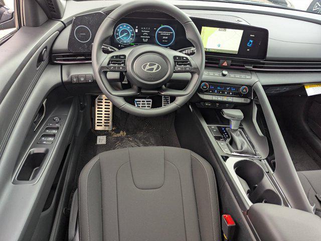 2025 Hyundai Elantra Blue - Photo 14