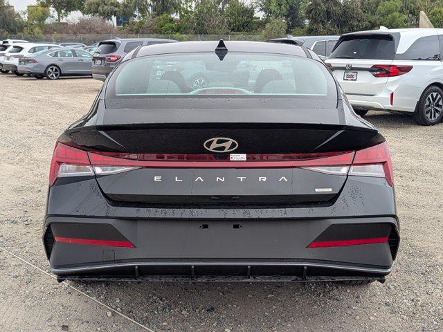 2025 Hyundai Elantra Blue - Photo 7