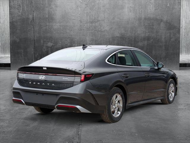 2025 Hyundai Sonata SE photo 2