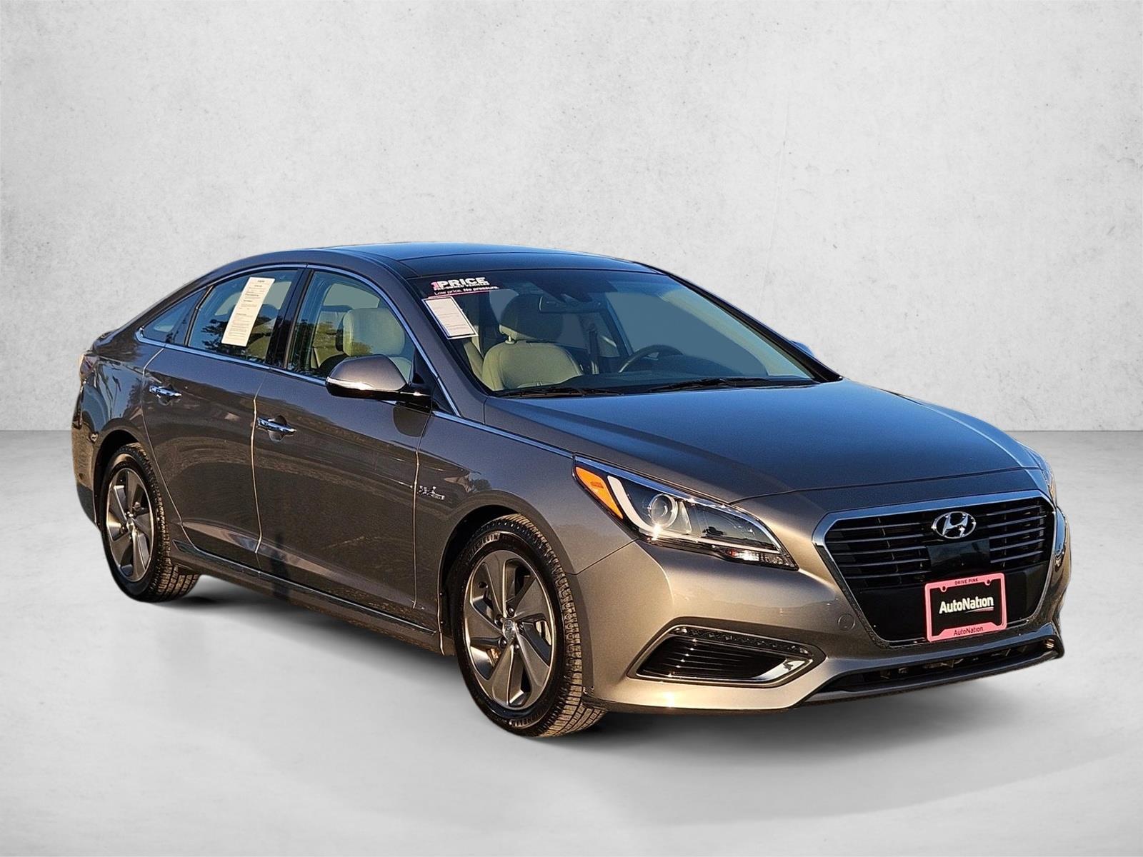 2017 Hyundai Sonata Hybrid Limited photo 3